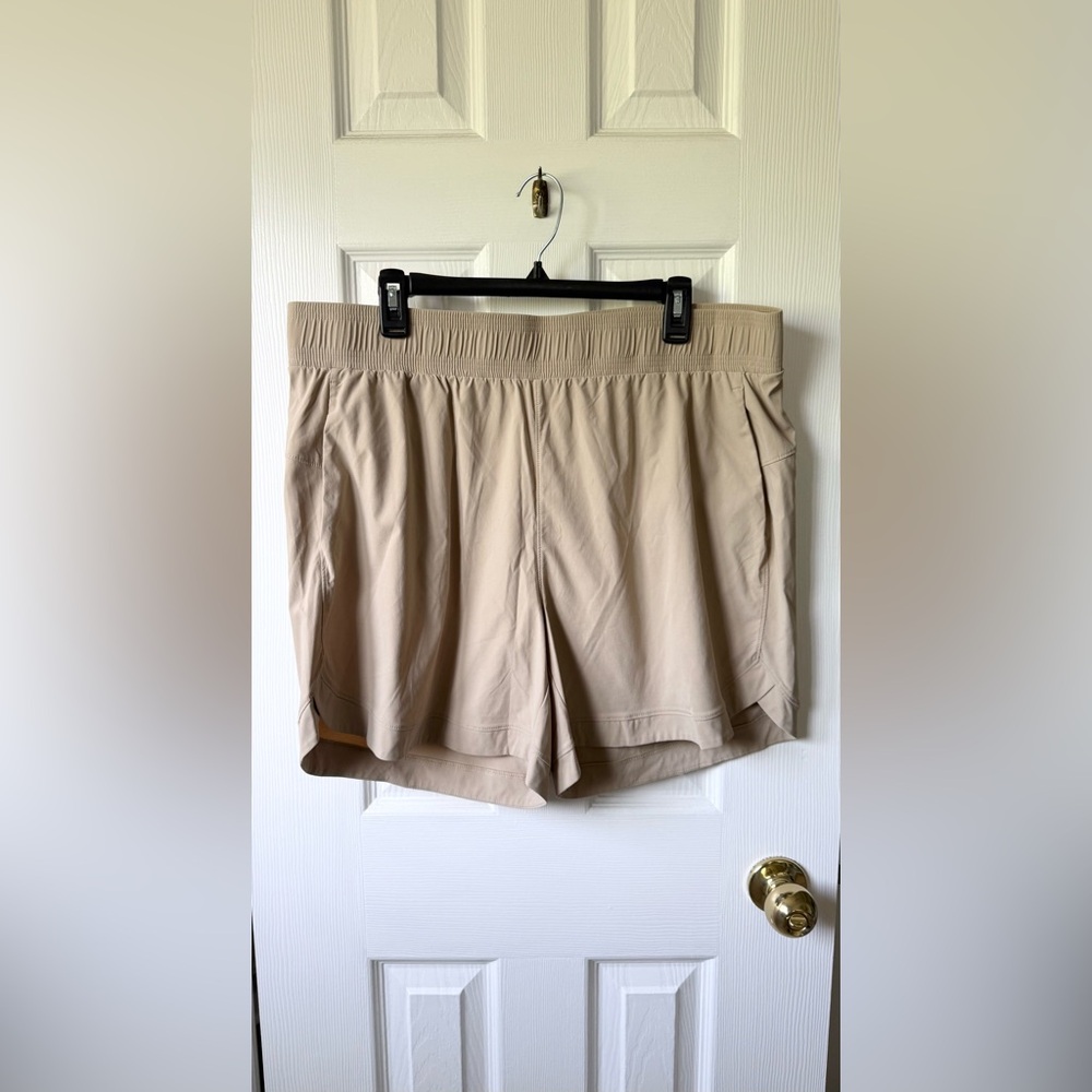 Tuff Athletics Women's Active Shorts Beige Size XXL New with Tags